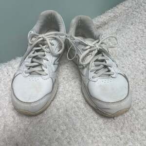 New Balance 411 Walking Shoes White Leather Sneakers Women's Size 9 Good Conditi